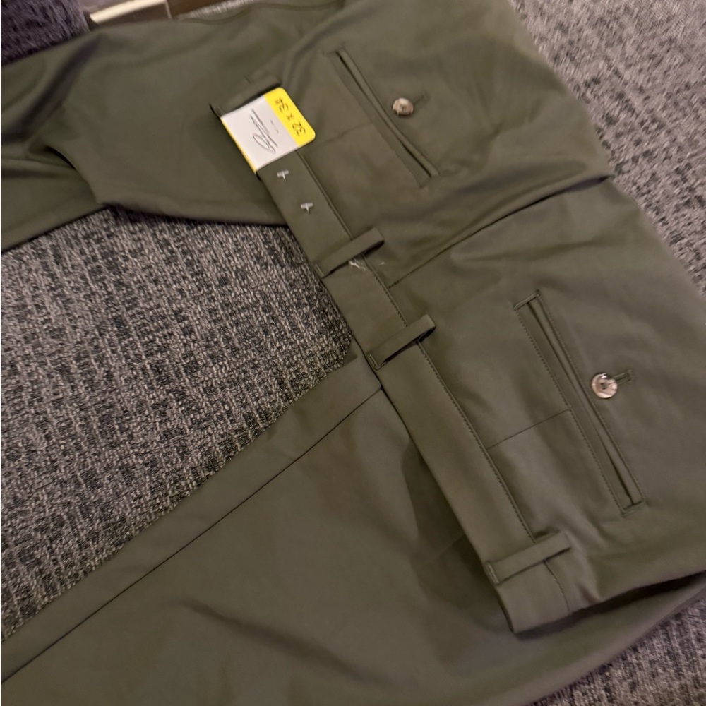 Greg Norman Men’s ML75 Stretch Performance Chino Pants Green, Size 32x34 (New)
